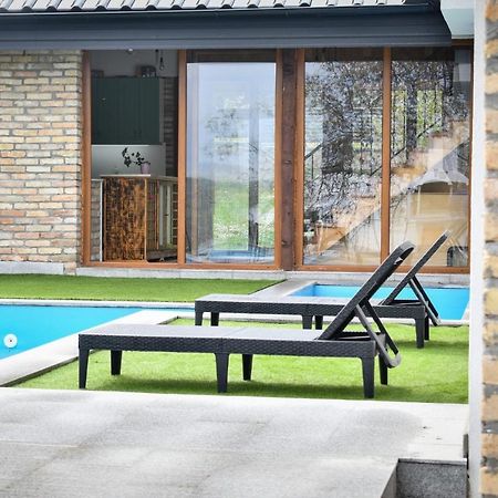 City Escape Luxury Villa Zuce Экстерьер фото