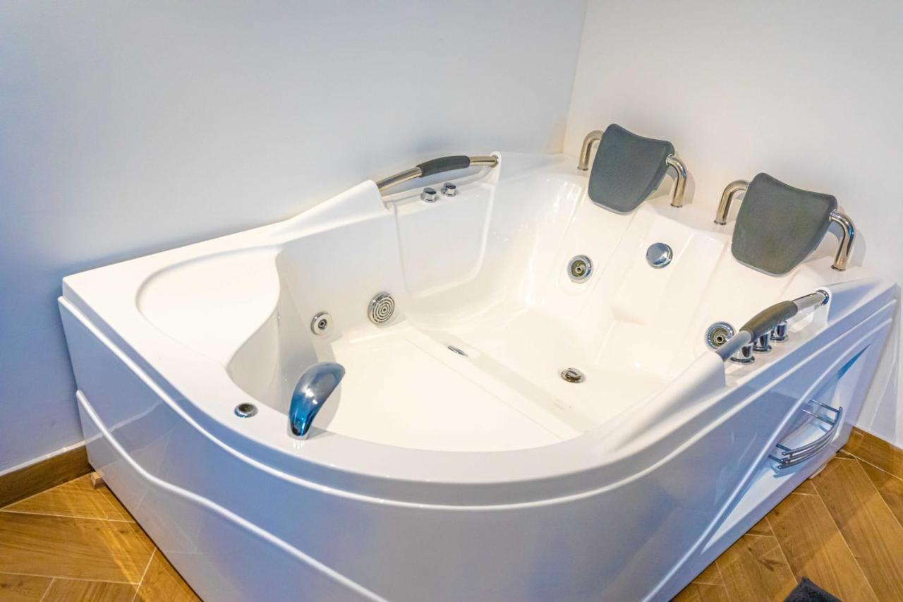 City Escape Luxury Villa Zuce Экстерьер фото