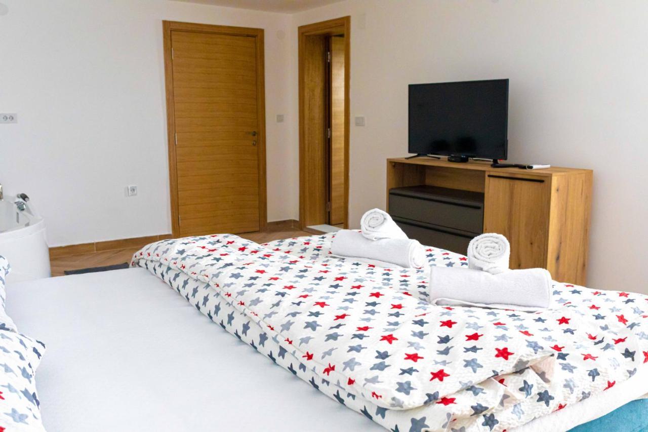 City Escape Luxury Villa Zuce Экстерьер фото